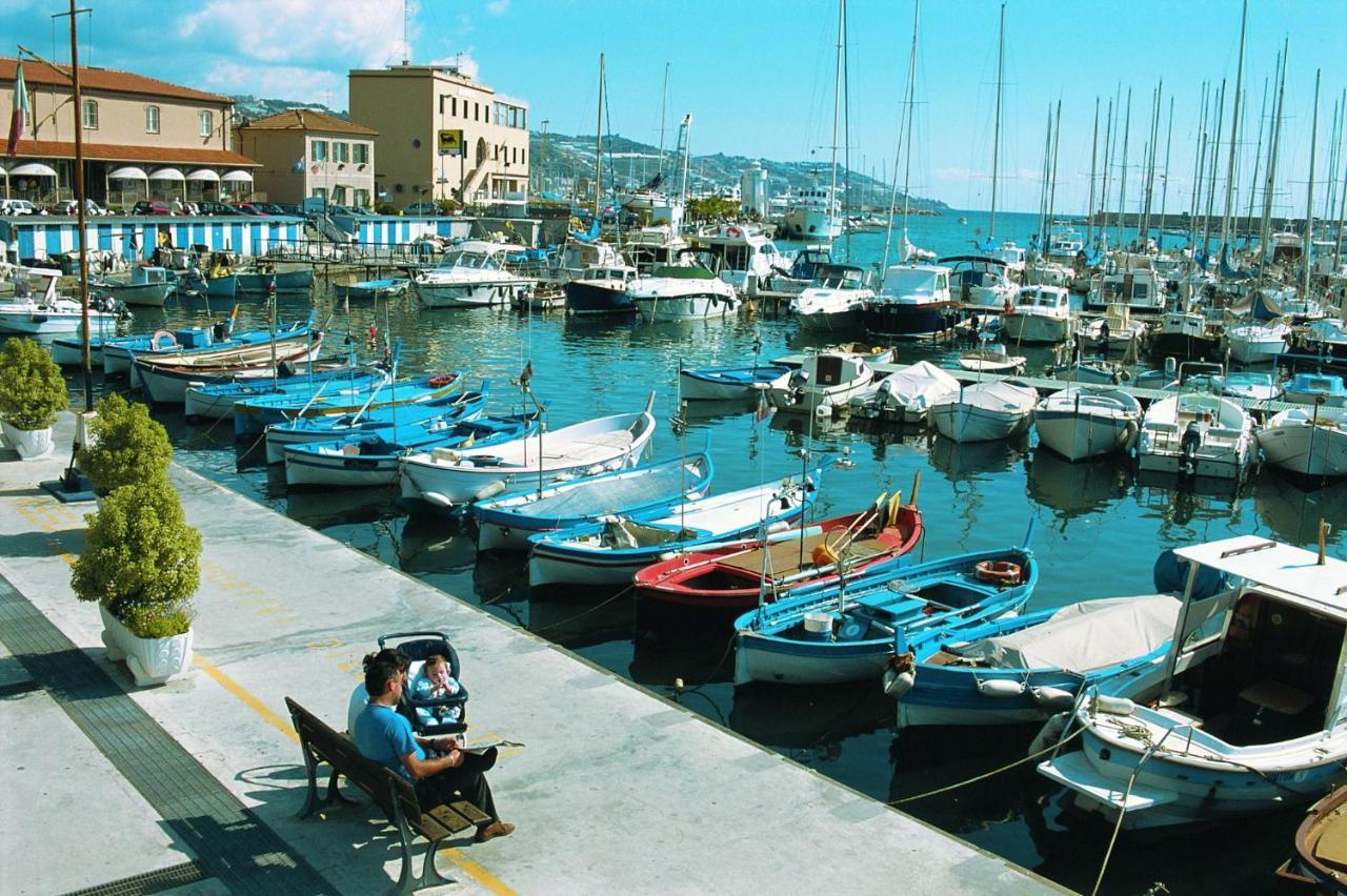 Wh - Dolce Vita - Bilocale - 5 Minuti Dal Centro - Parcheggio Gratuito - Wifi Санремо Экстерьер фото